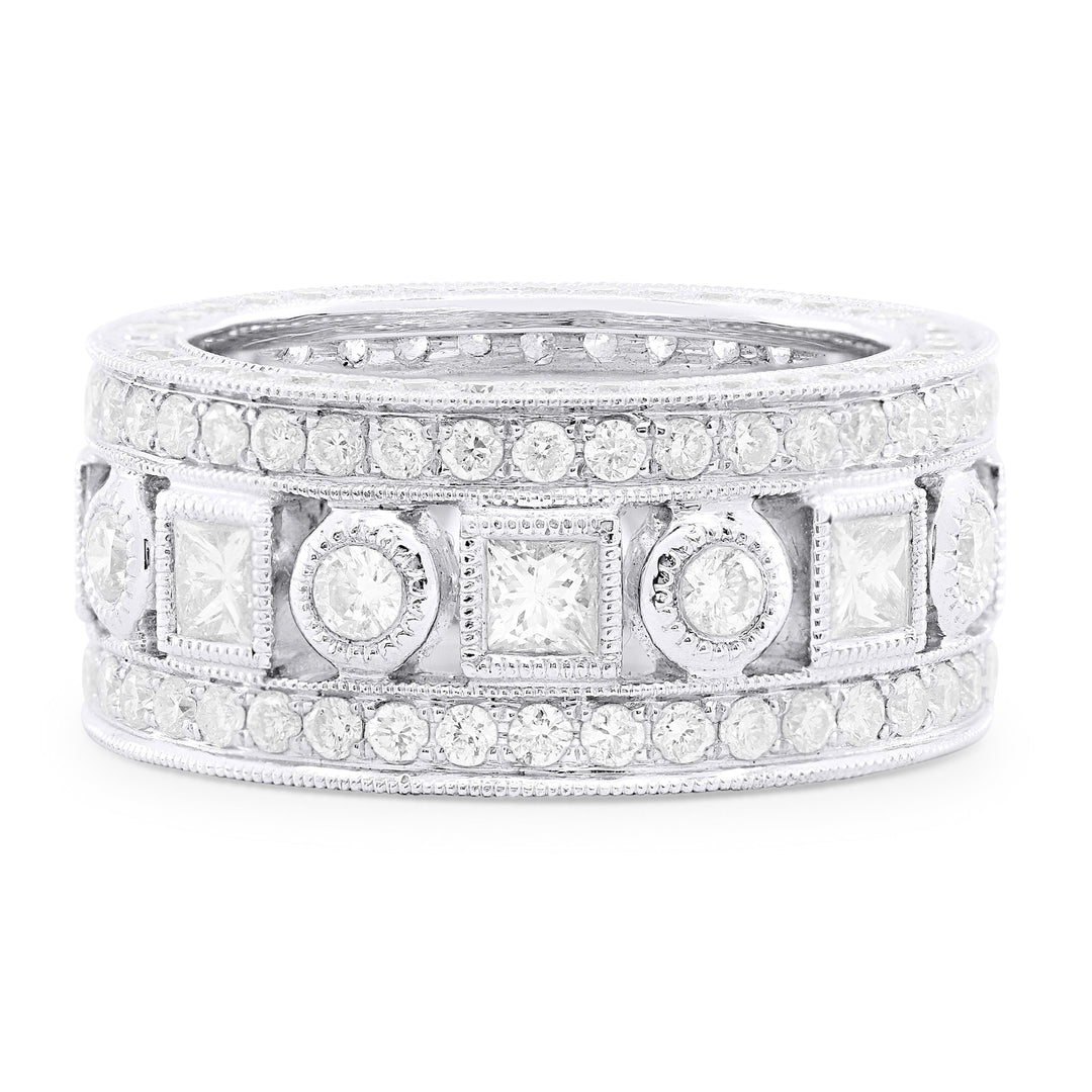 Beautiful Hand Crafted 18K White Gold White Diamond Aspen Collection Ring