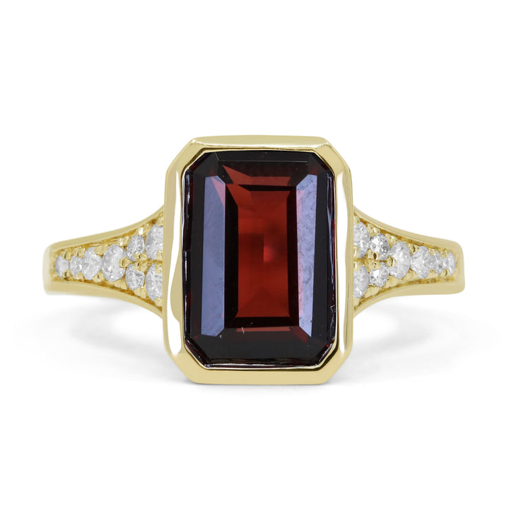 Beautiful Hand Crafted 14K Yellow Gold 7x10MM Garnet And Diamond Essentials Collection Ring