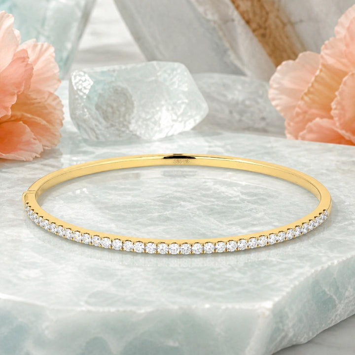 B1019 - 14K Gold Diamond Bangle
