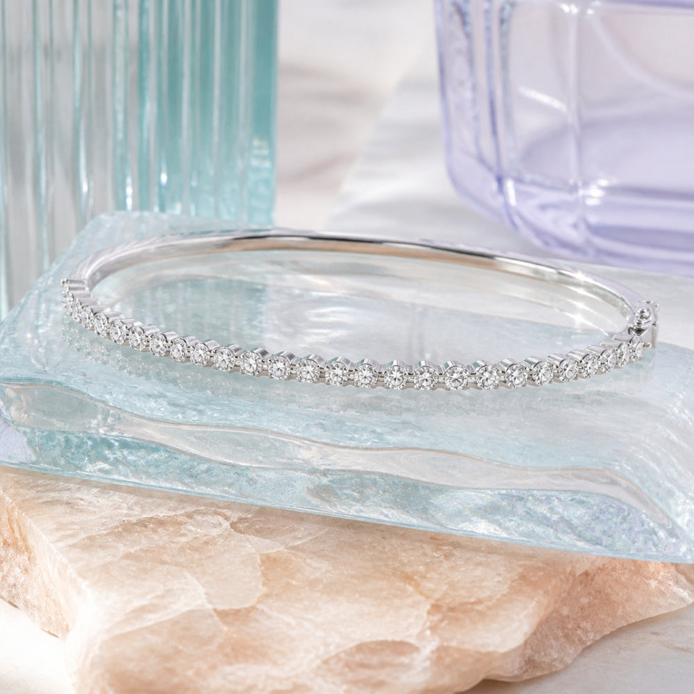 B1191 - 14K Gold Diamond Bangle