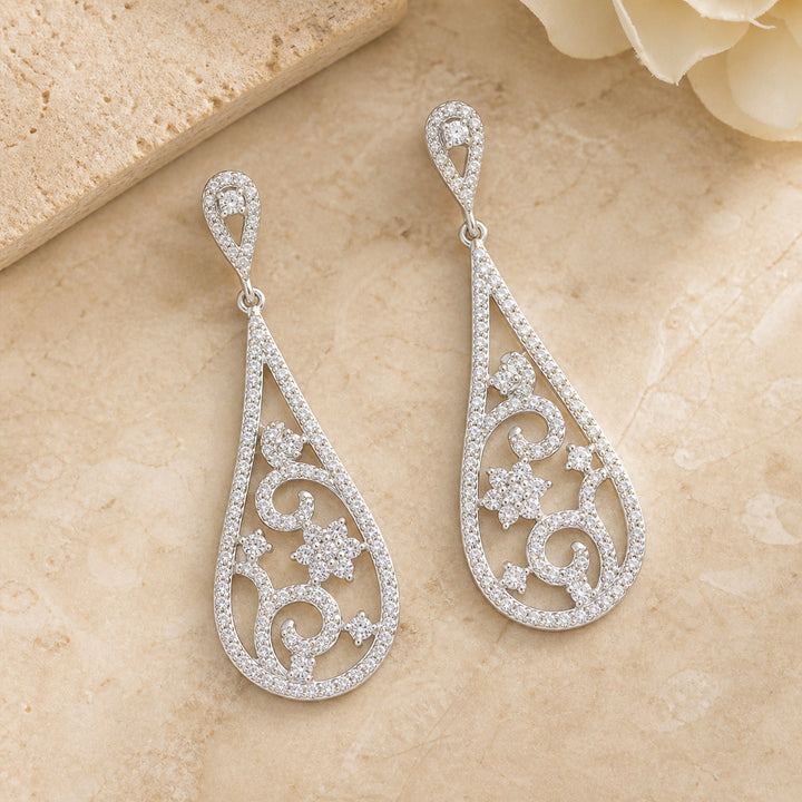 DE11139 - 14K White Gold Diamond Drop Earrings