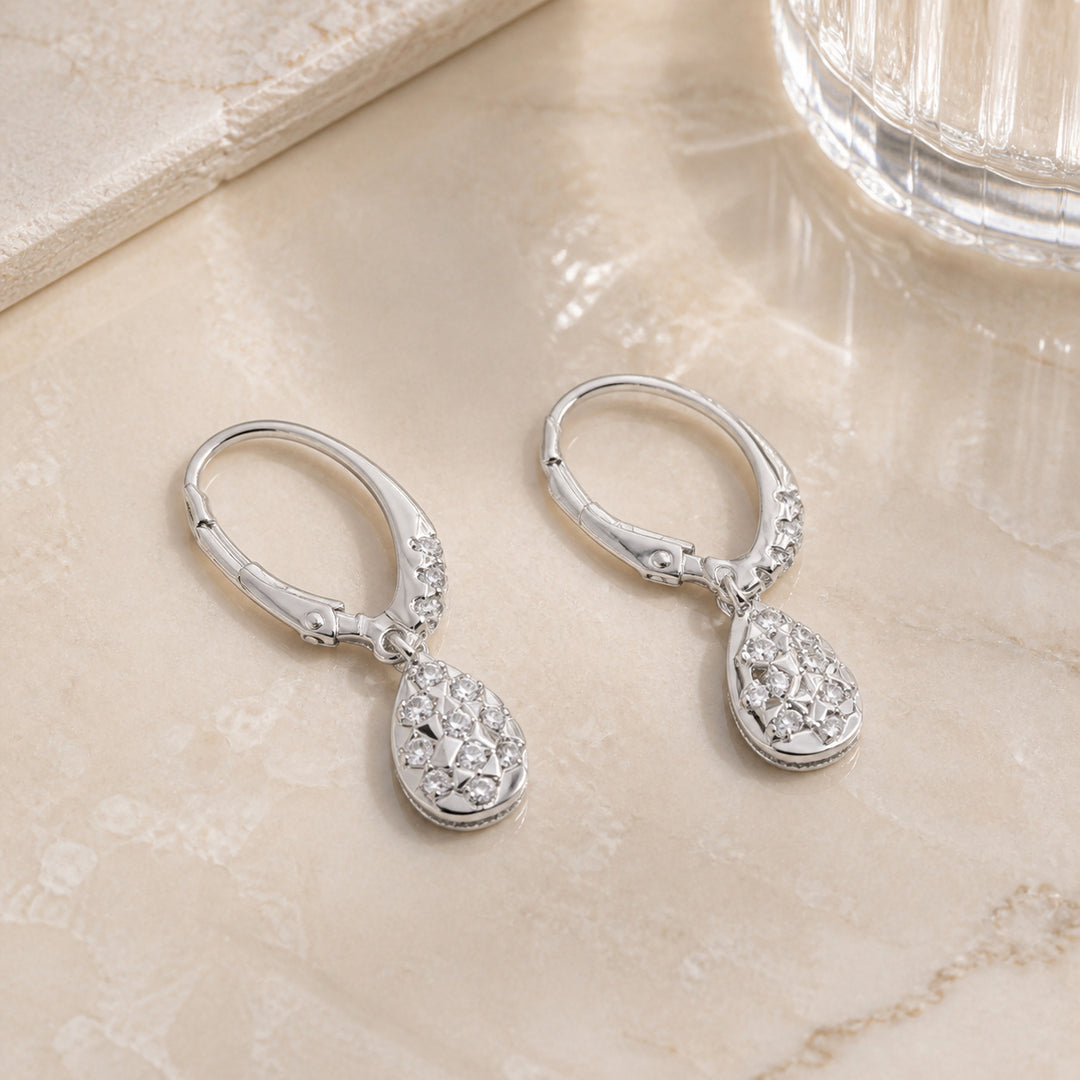 DE6882 - 14K White Gold Diamond Drop Earrings
