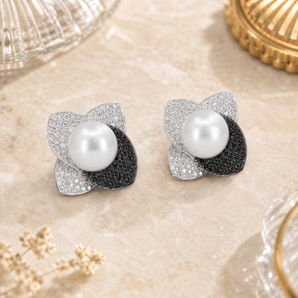DE8615 - 18K White Gold Pearl Stud Earrings