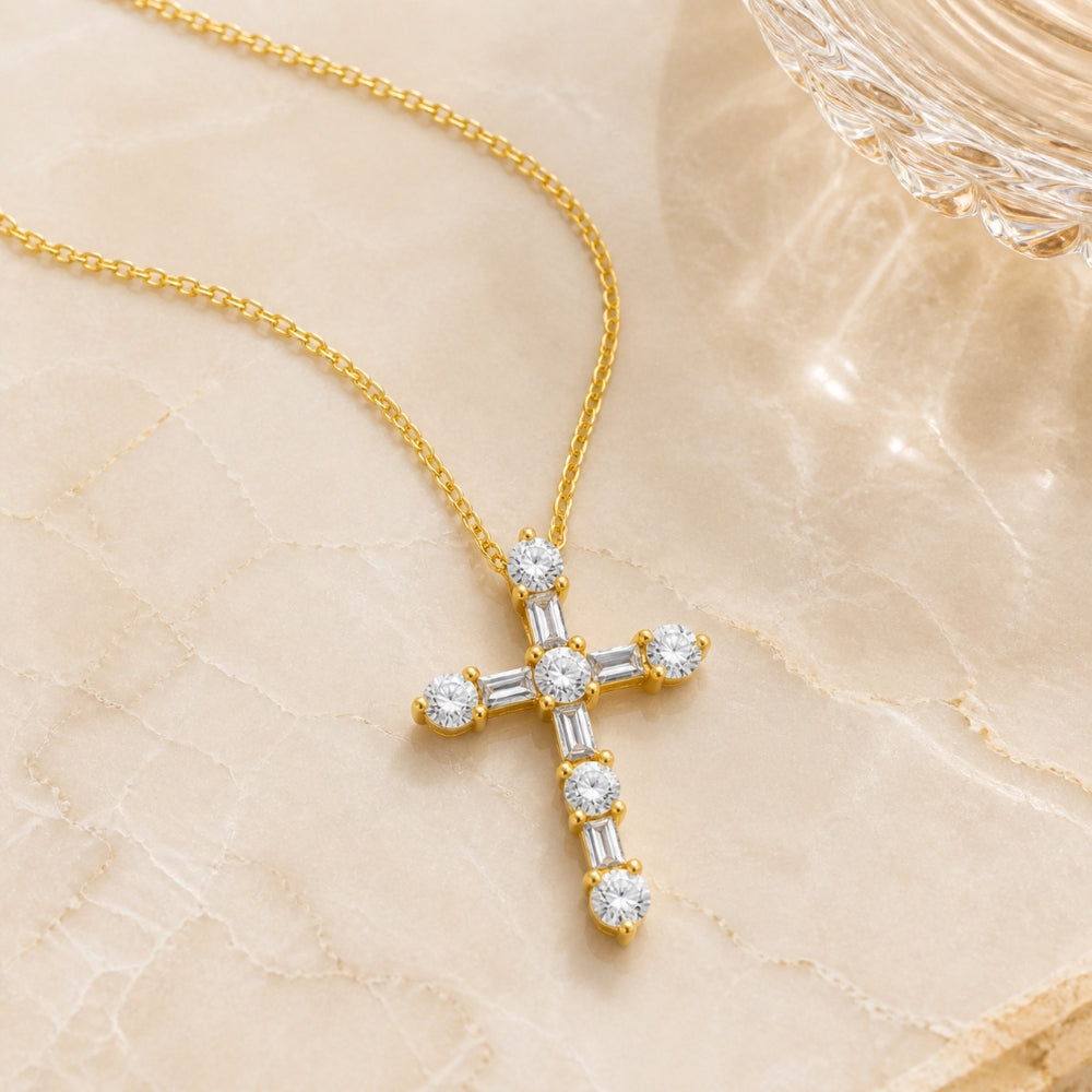 DP3848 - 18K Yellow Gold Diamond Crucifix Cross Pendant