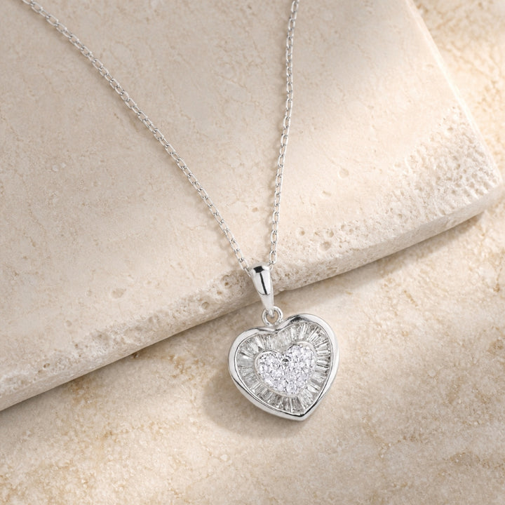 DP5768 - 18K White Gold Diamond Heart Pendant