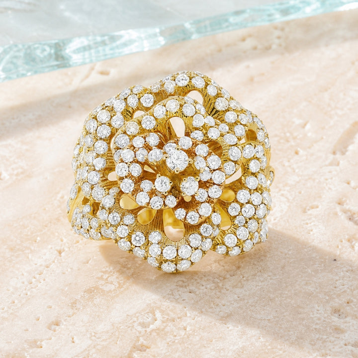 DR11734 - 18K Yellow Gold Diamond Flower Ring
