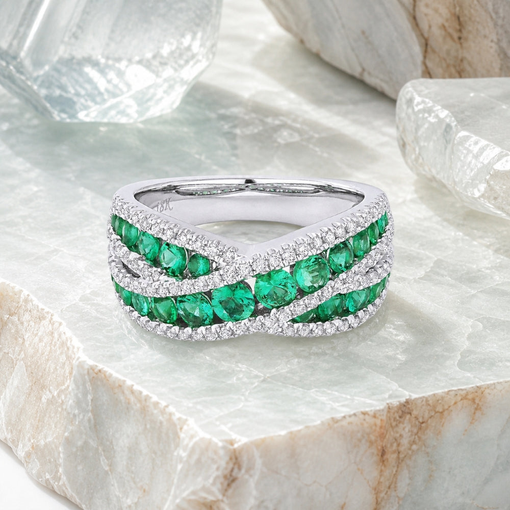 DR13228 - 18K White Gold Emerald Ring
