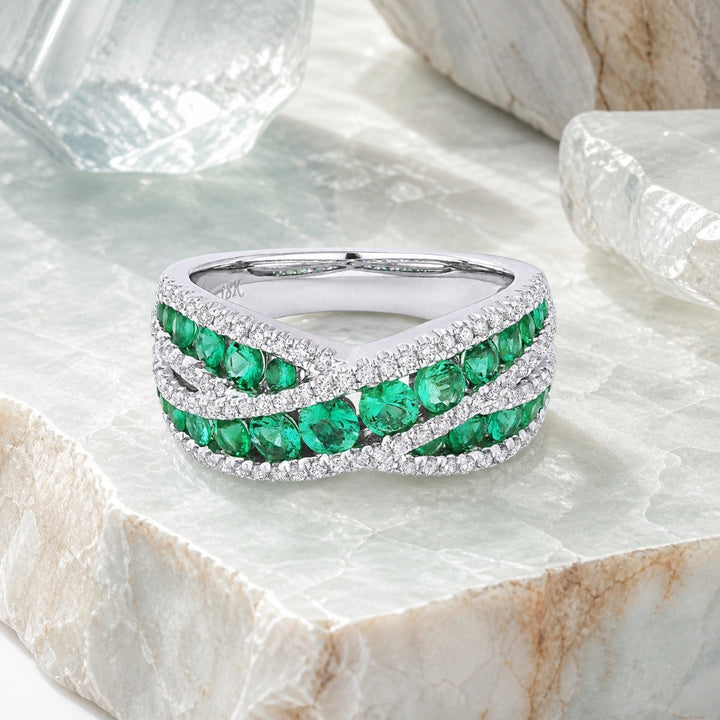 DR13228 - 18K White Gold Emerald Ring