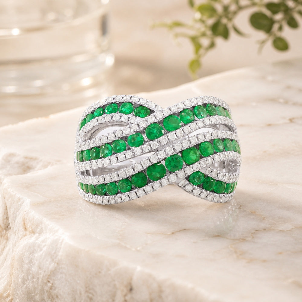 DR13409 - 18K White Gold Emerald Ring