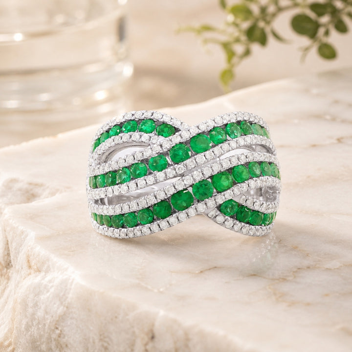 DR13409 - 18K White Gold Emerald Ring