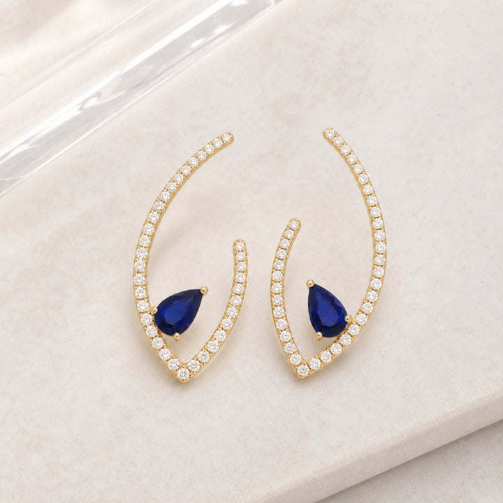 E1454 - 14K Gold Drop Earrings