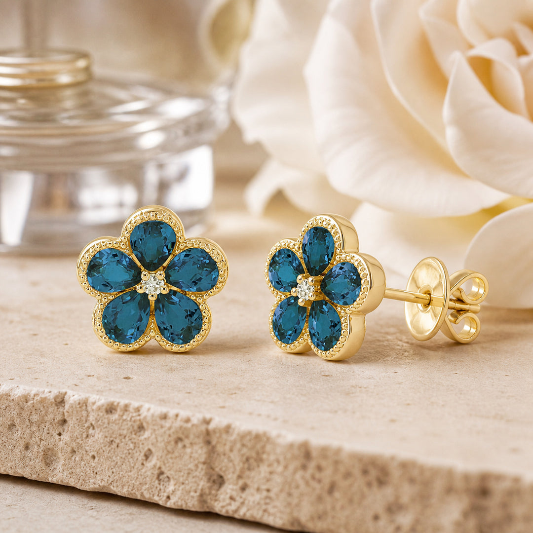 E1518 - 14K Gold Flower Stud Earrings