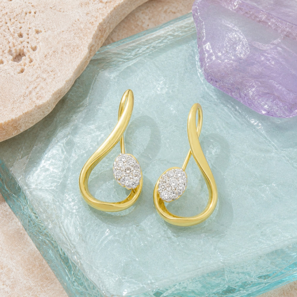 E1521 - 14K Yellow Gold Diamond Drop Earrings