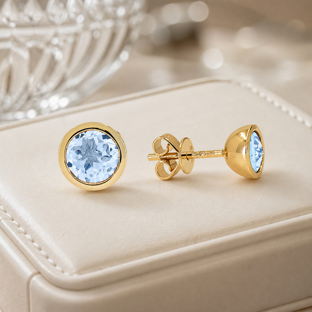 E1741 - 14K Gold Round Stud Earrings