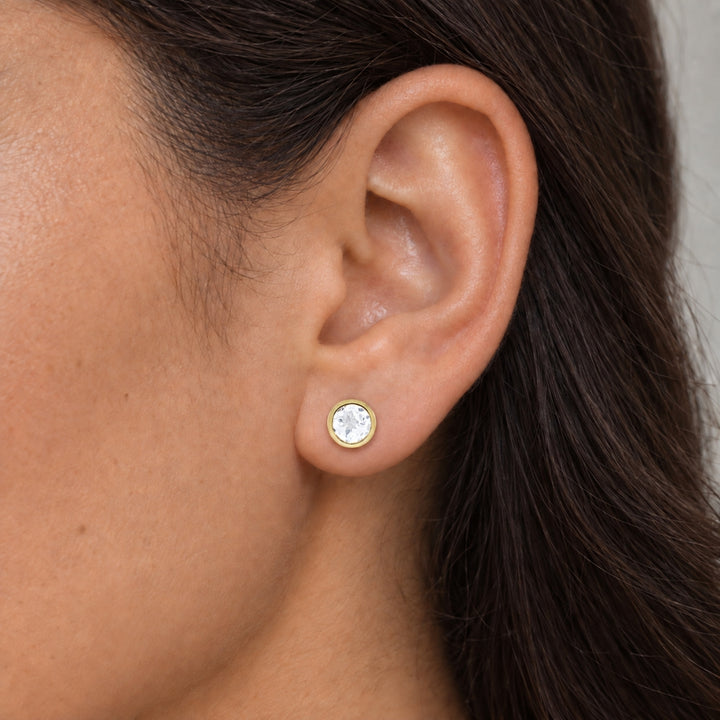 E1741 - 14K Gold Round Stud Earrings