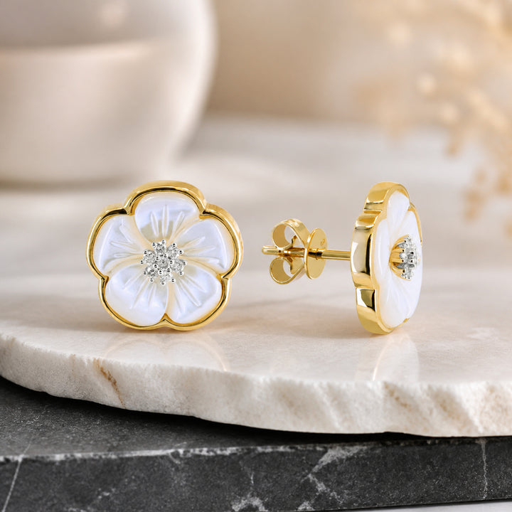 E1746 - 14K Yellow Gold Mother of Pearl Flower Stud Earrings