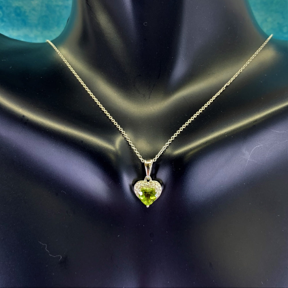 White Gold / Peridot