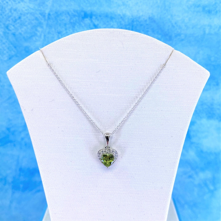 White Gold / Peridot