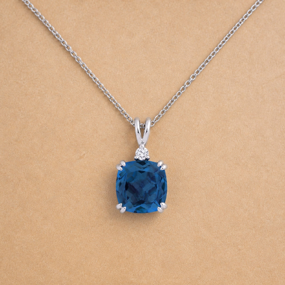 N1464 - 14K Gold Cushion Pendant