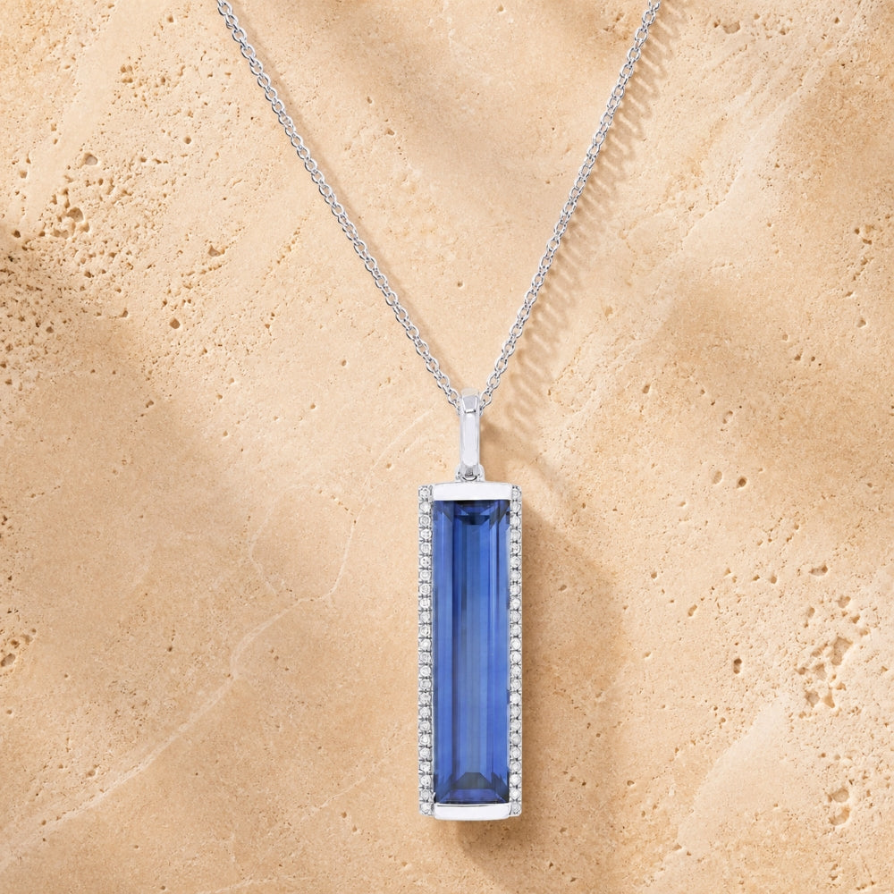 N1604 - 14K Gold Bar Pendant