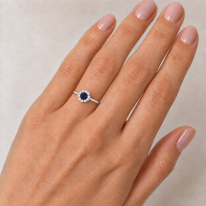 R1073 - 14K Gold Round Ring