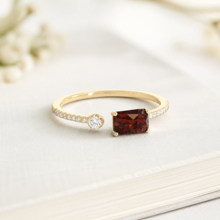 R1140 - 14K Gold Ring