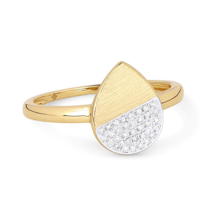 Beautiful Hand Crafted 14K Yellow Gold White Diamond Milano Collection Ring