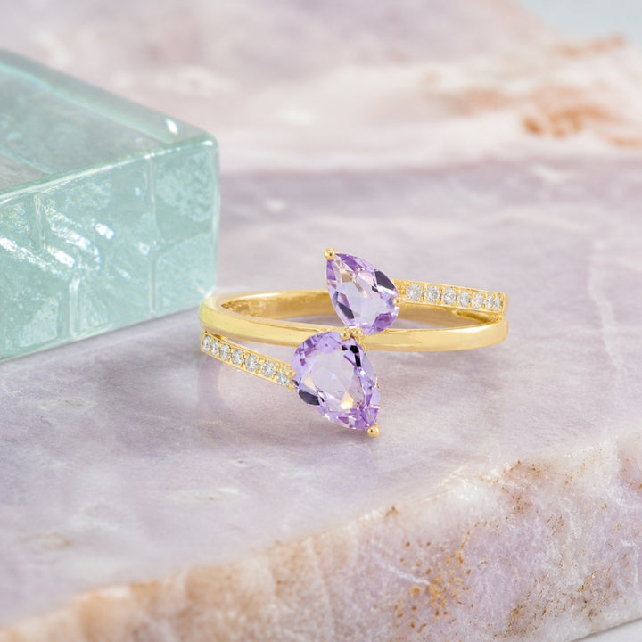 R1366 - 14K Yellow Gold Blue Topaz & Pink Amethyst Ring