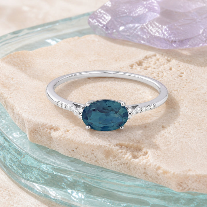 R1444 - 14K Gold Oval Ring