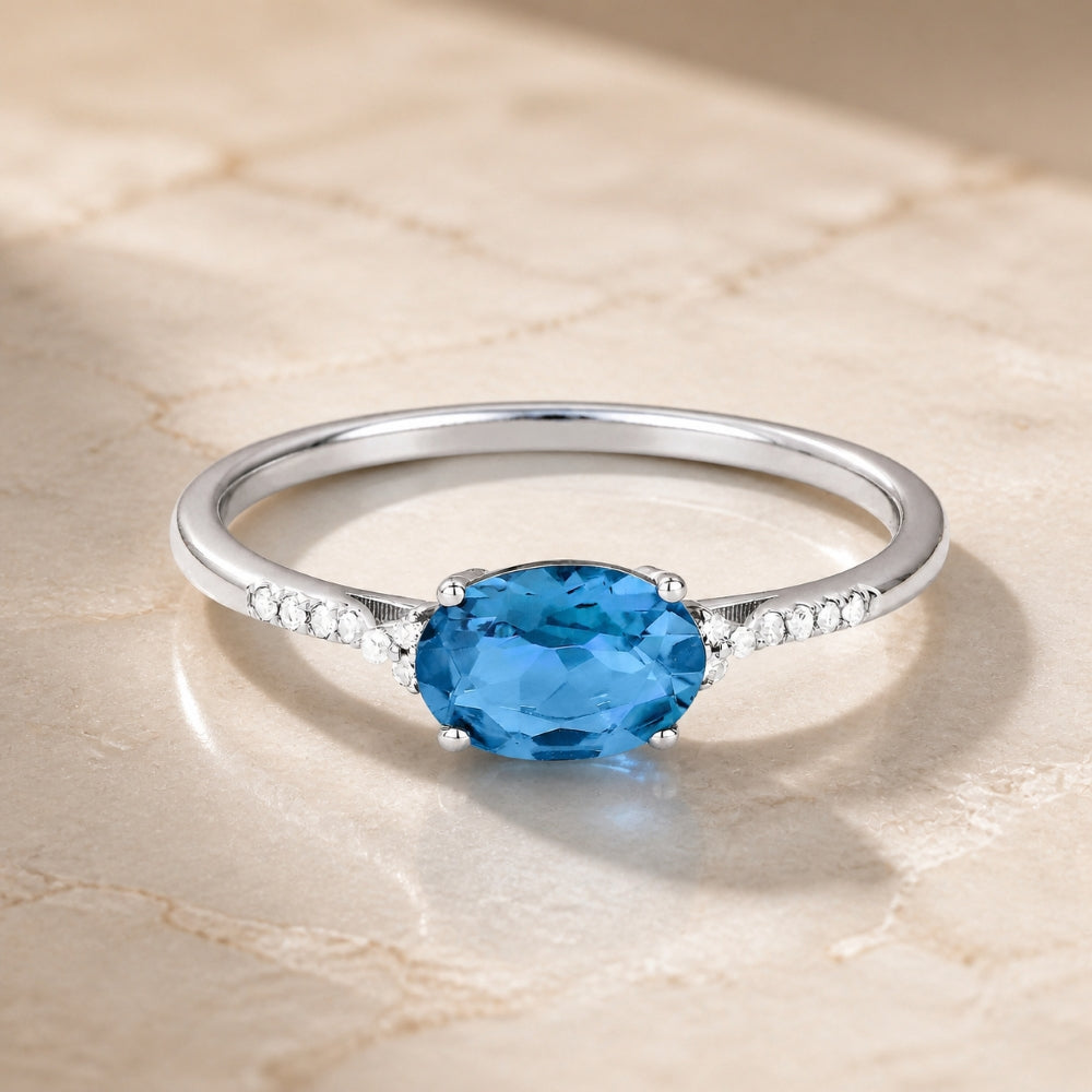R1444 - 14K Gold Oval Ring