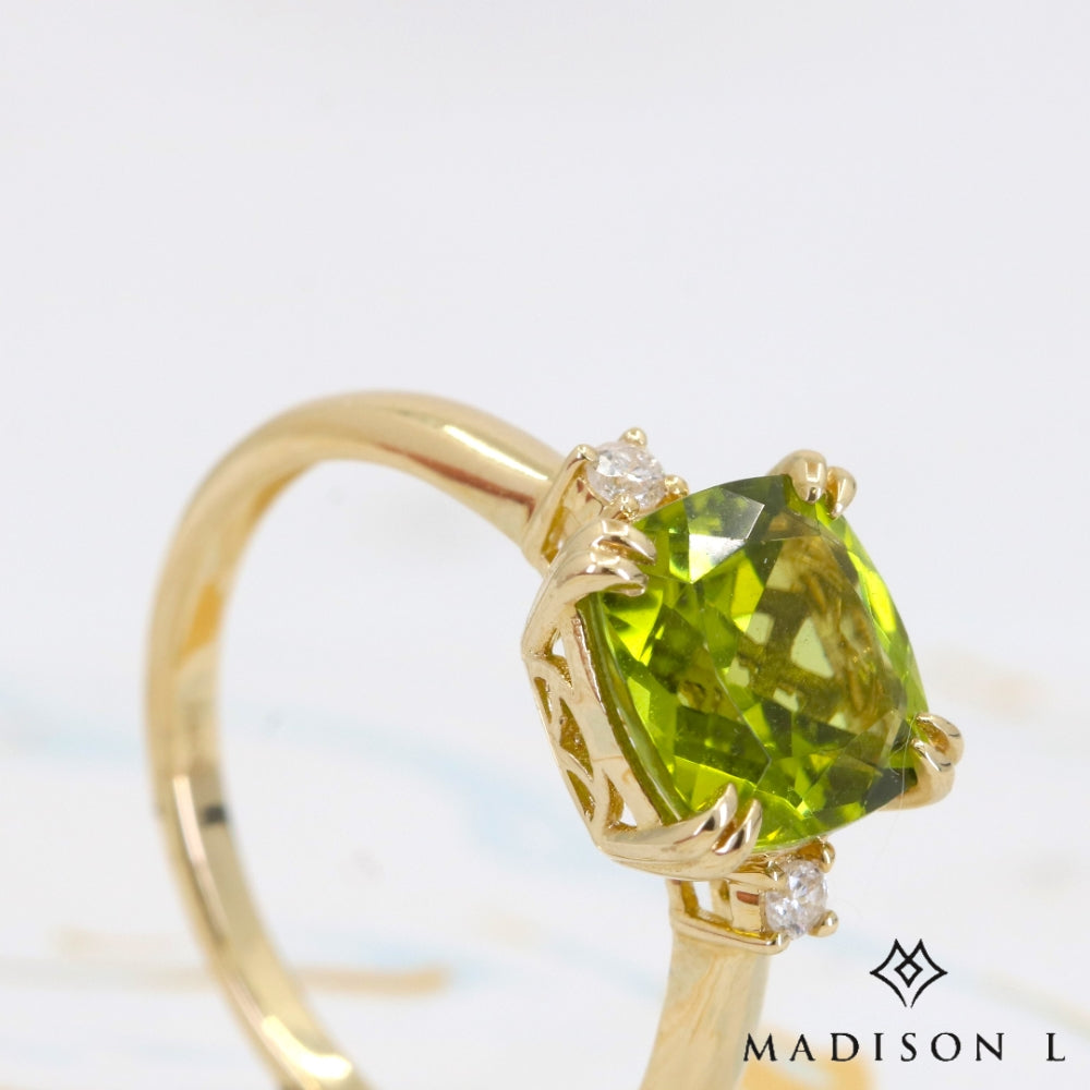 Yellow Gold / Peridot