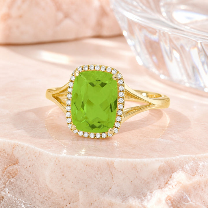 R1571 - 14K Gold Rectangle Ring