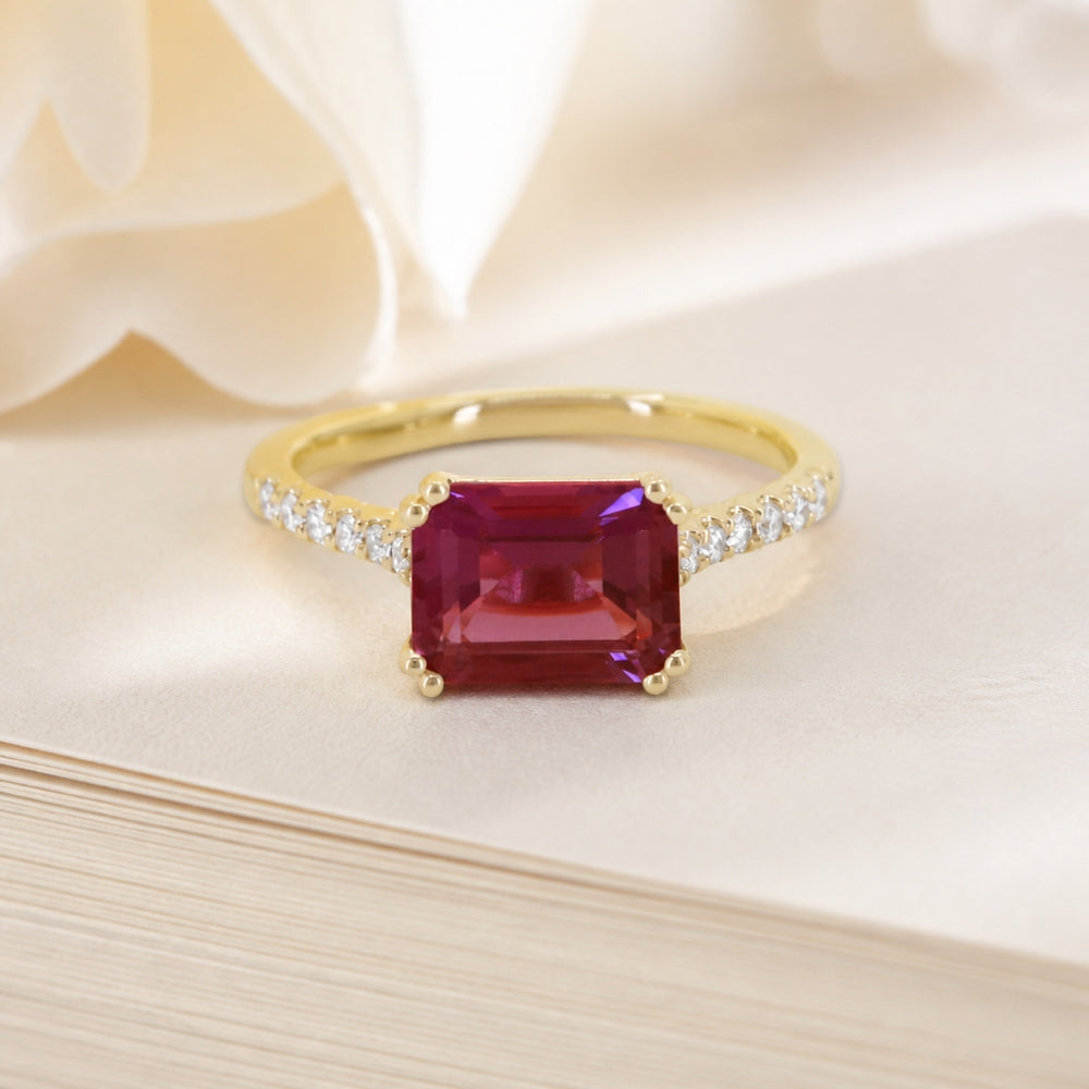 R1642 - 14K Yellow Gold Ring