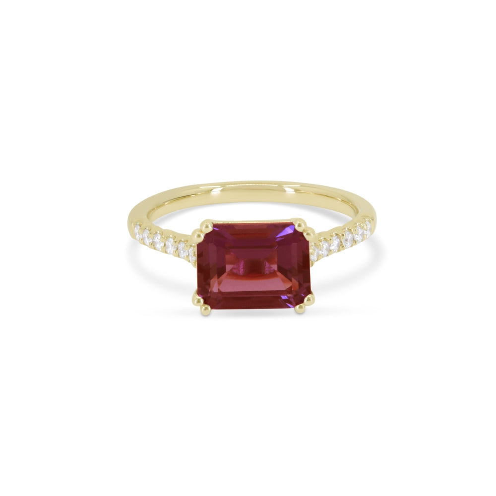 Beautiful Hand Crafted 14K Yellow Gold  Garnet And Diamond Essentials Collection Ring