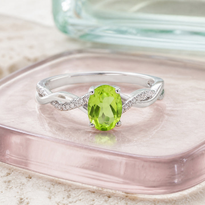 R1670 - 14K Gold Oval Ring