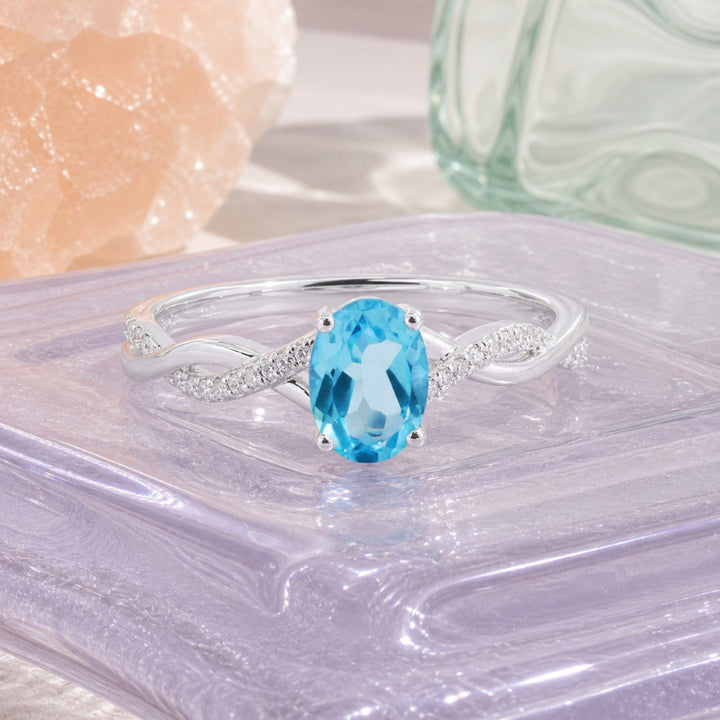 R1670 - 14K Gold Oval Ring