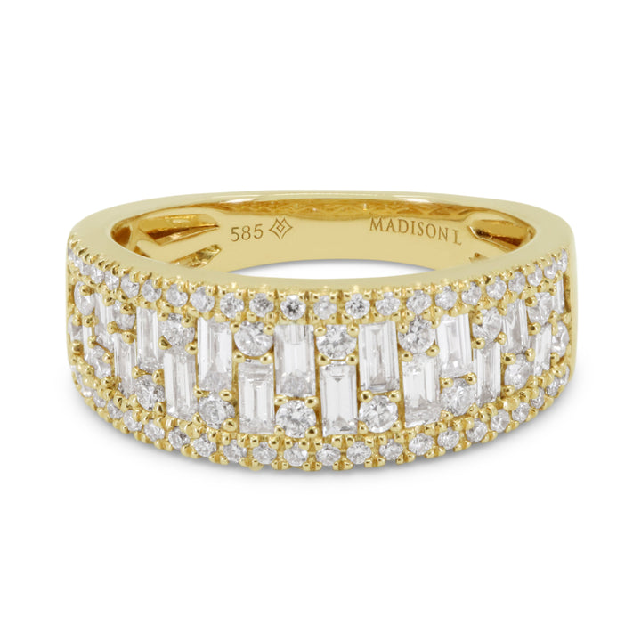 Beautiful Hand Crafted 14K Yellow Gold White Diamond Milano Collection Ring