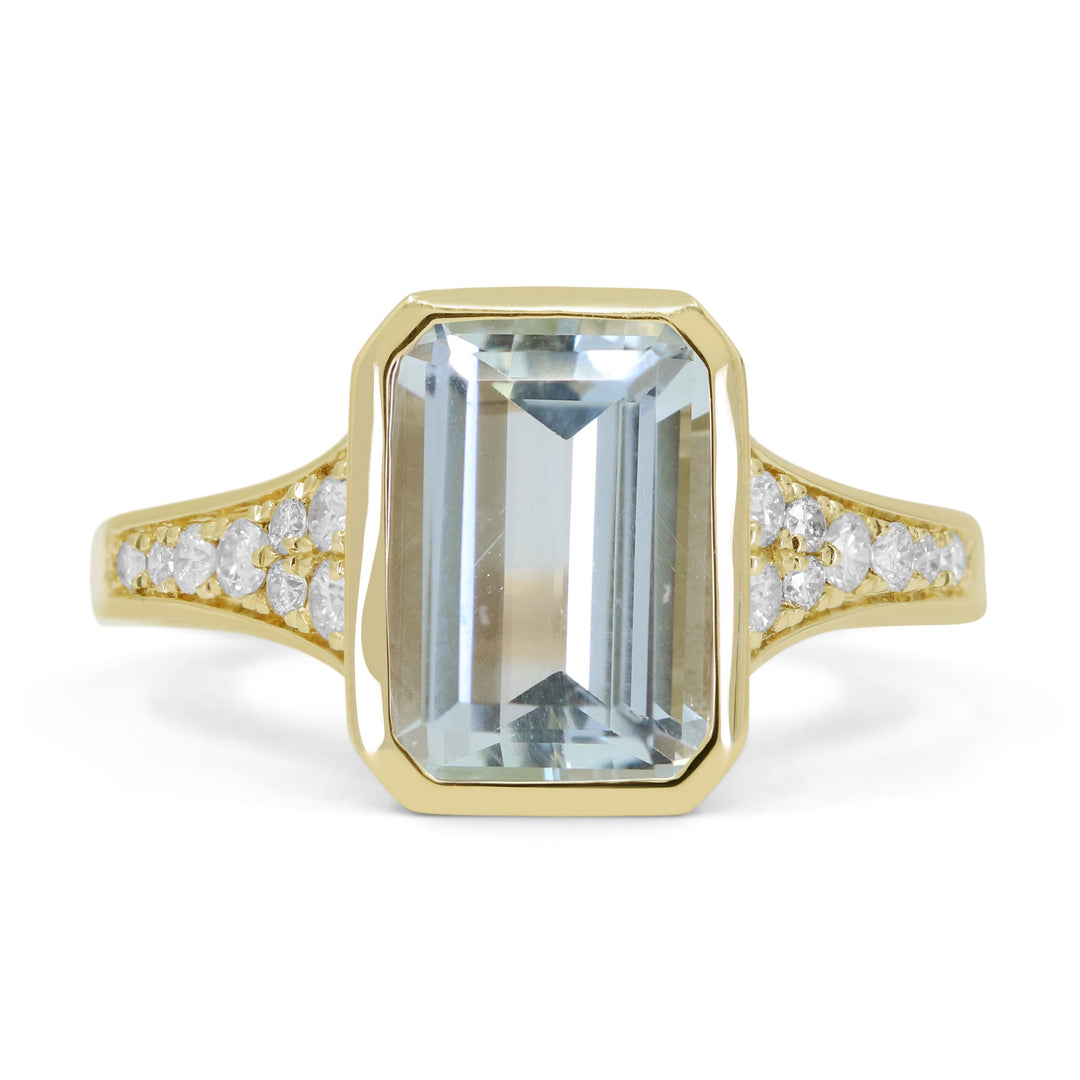 Beautiful Hand Crafted 14K Yellow Gold 7X10MM Aquamarine And Diamond Essentials Collection Ring