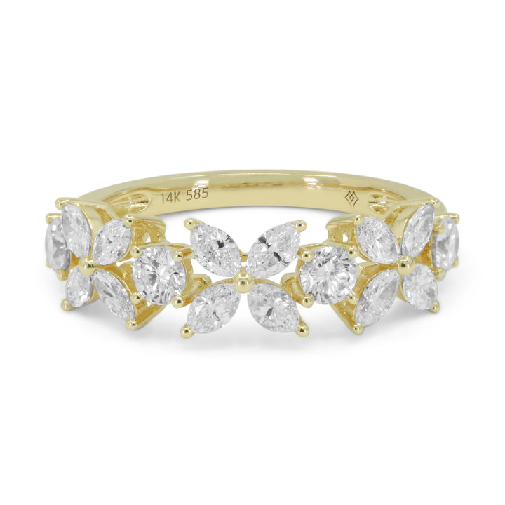 Beautiful Hand Crafted 14K Yellow Gold White Diamond Milano Collection Ring