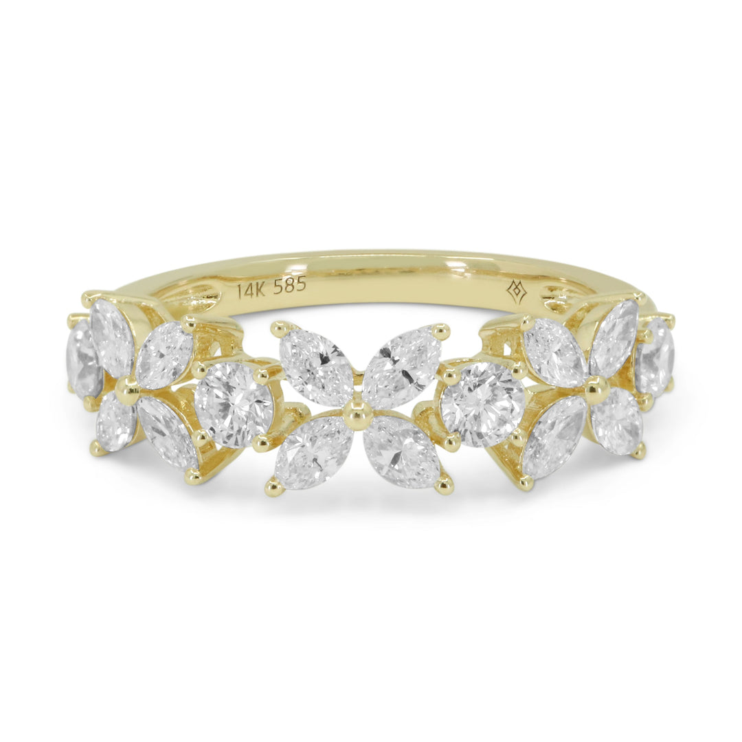 Beautiful Hand Crafted 14K Yellow Gold White Diamond Milano Collection Ring