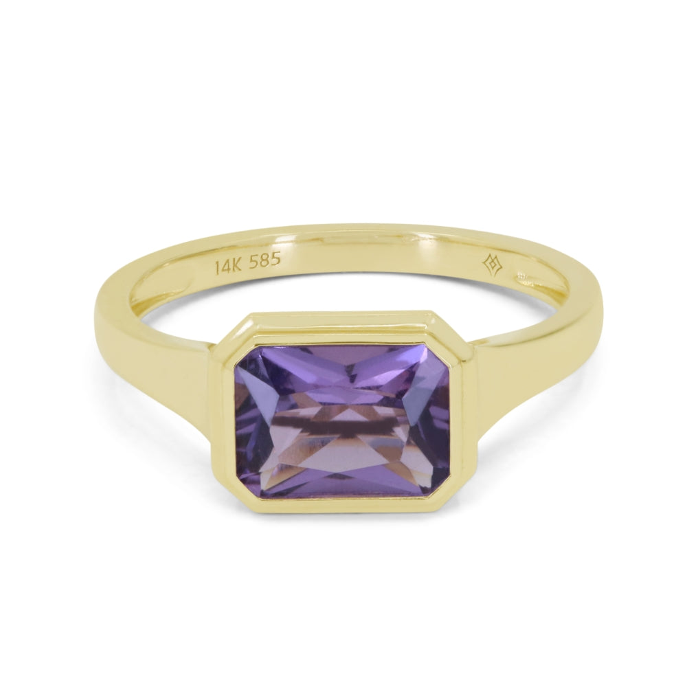 Beautiful Hand Crafted 14K Yellow Gold  Amethyst And Diamond Essentials Collection Ring