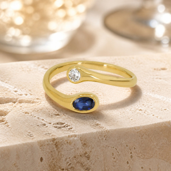 R1898 - 14K Yellow Gold Sapphire Ring